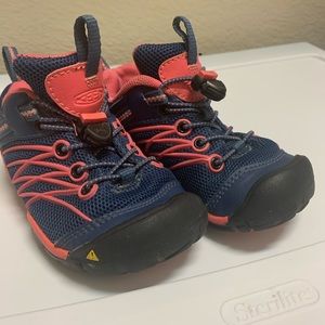 Keen shoes size 10